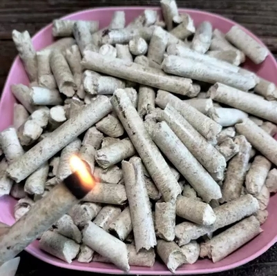 แพ็คพลาสติก 15 กก. เม็ดไม้สำหรับเชื้อเพลิงแข็งธรรมชาติอัดแข็ง
