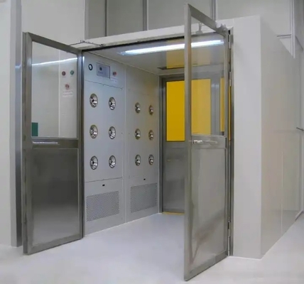 ห้องอาบน้ำฝักบัวปรับอากาศในห้องปฏิบัติการสามด้านพร้อมแผ่นกรอง HEPA