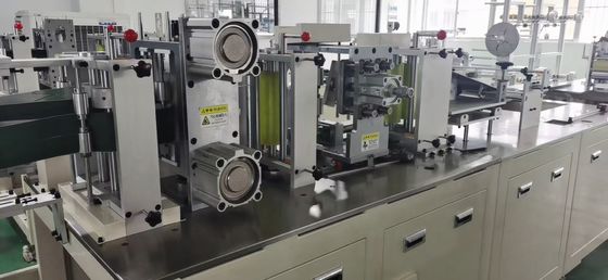 เครื่องผลิตหน้ากากอนามัยแบบใช้แล้วทิ้ง 10KW 80 - 100 ชิ้น / นาที