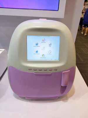 เครื่องวิเคราะห์อิเล็กโทรไลต์ก๊าซในเลือด 110 - 240V พร้อมจอ LCD